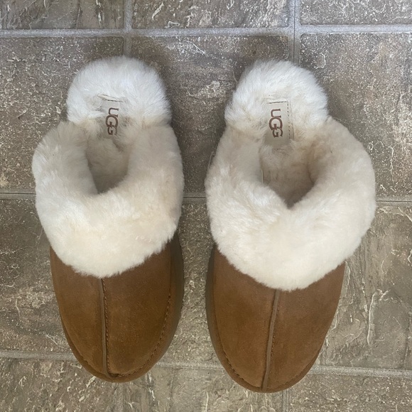 SOLD Ugg Disquette Platform Slippers - Picture 4 of 4